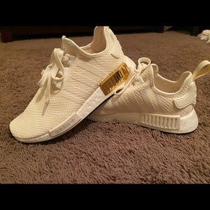 Adidas NMD_R1 shoes